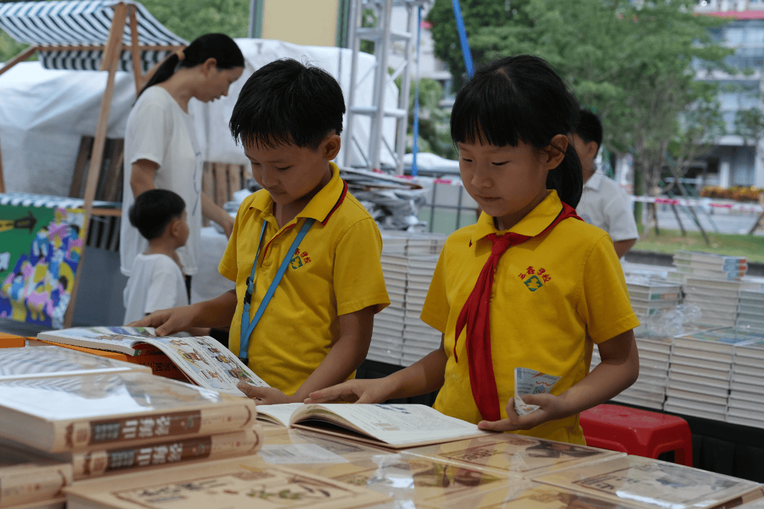 这场惠民书展暨企业展销汇来三乡啦！PP电子平台书香四溢 促销惠民丨(图1)